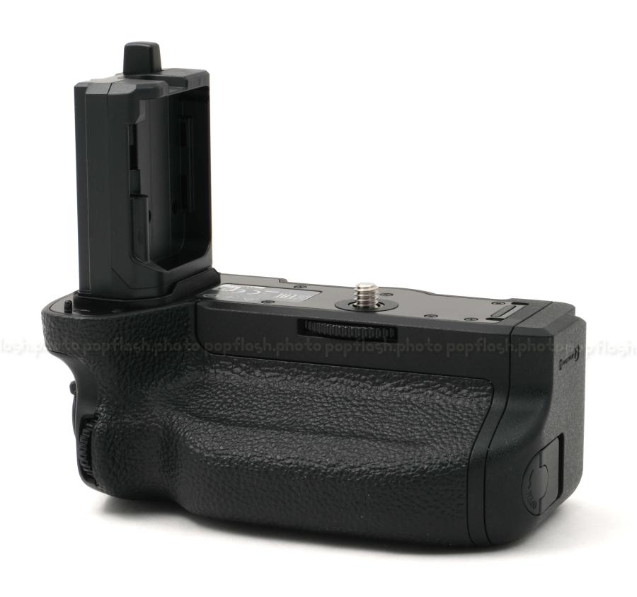 SONY VG-C4EM Battery Grip and 1 Battery - USED (MINT CONDITION)